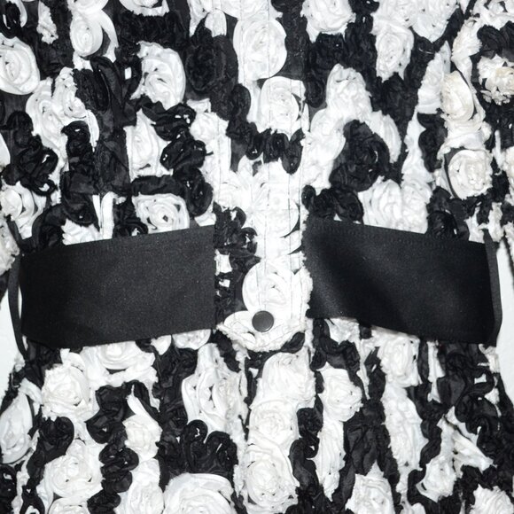 Samuel Dong 3D Floral Black and White Coat Large - Picture 7 of 16